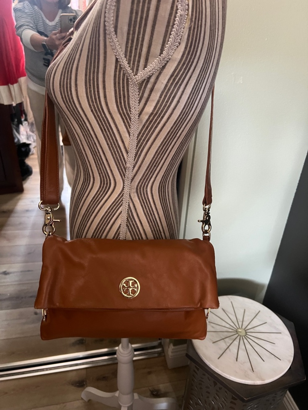 🛑 1 hour sale. Tory Burch Tan Leather Crossbody Bag, wear multiple ways - Picture 2 of 14